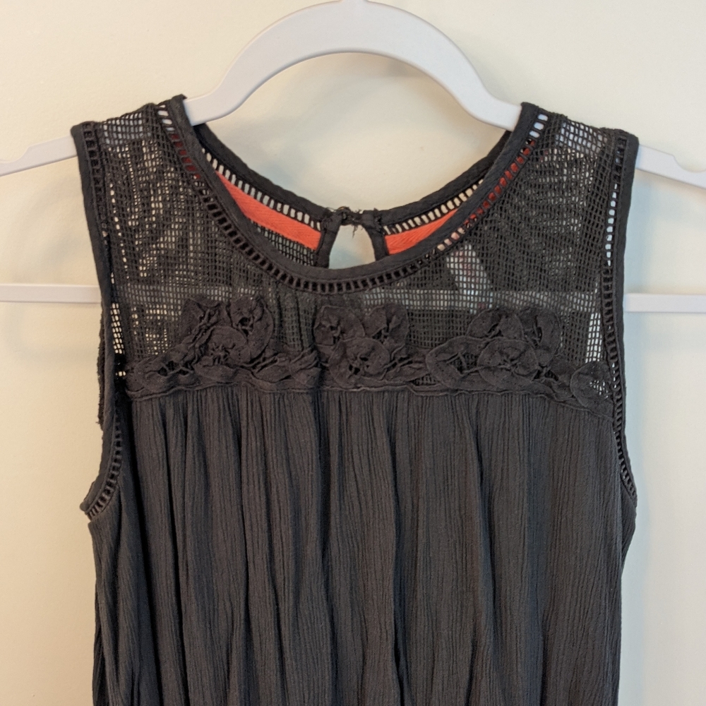 Gray sleeveless dress